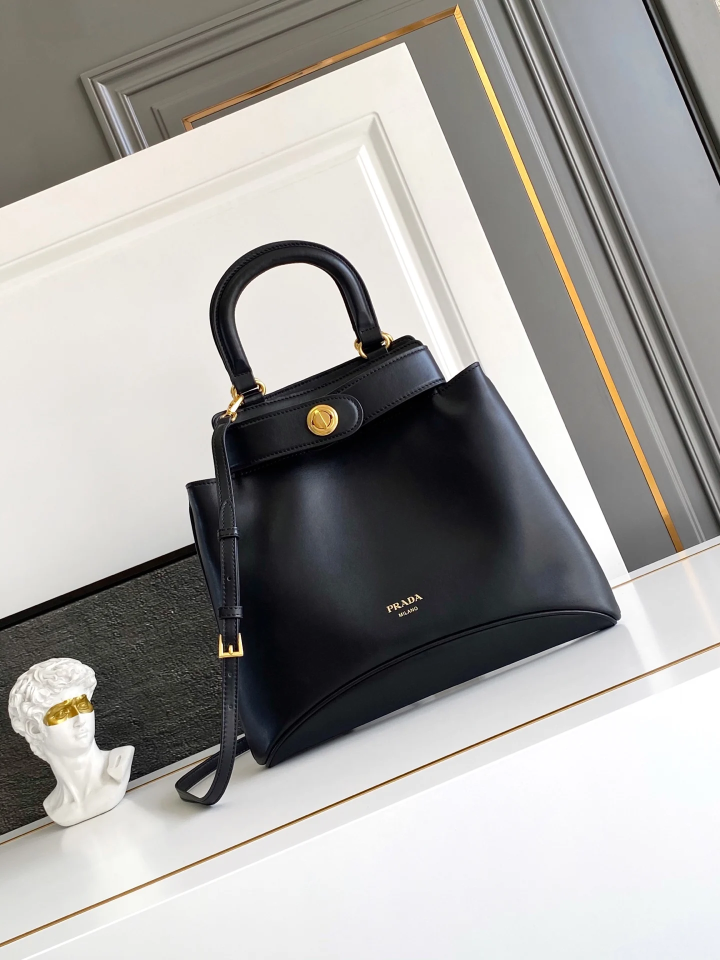 普拉达 1BG567 短手腕Carey中号手提包 斜挎包