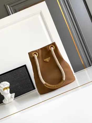 1BE082 新款水桶包 再生尼龙包 单肩背包 高仿普拉达女包