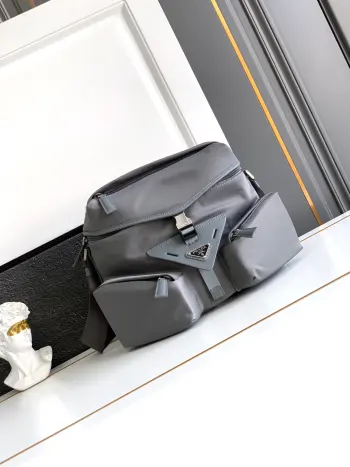 2VD062 新款男包斜跨包 高仿普拉达男包