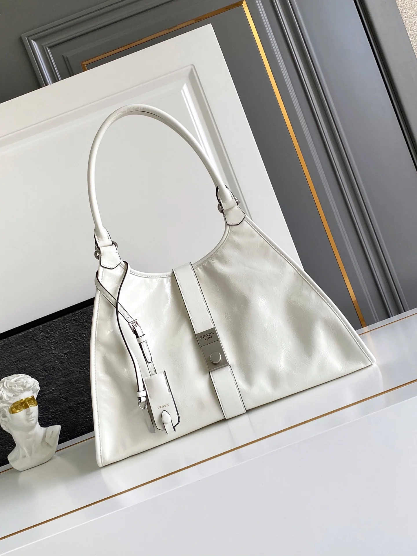 普拉达 1BG570 油腊皮 单肩背包