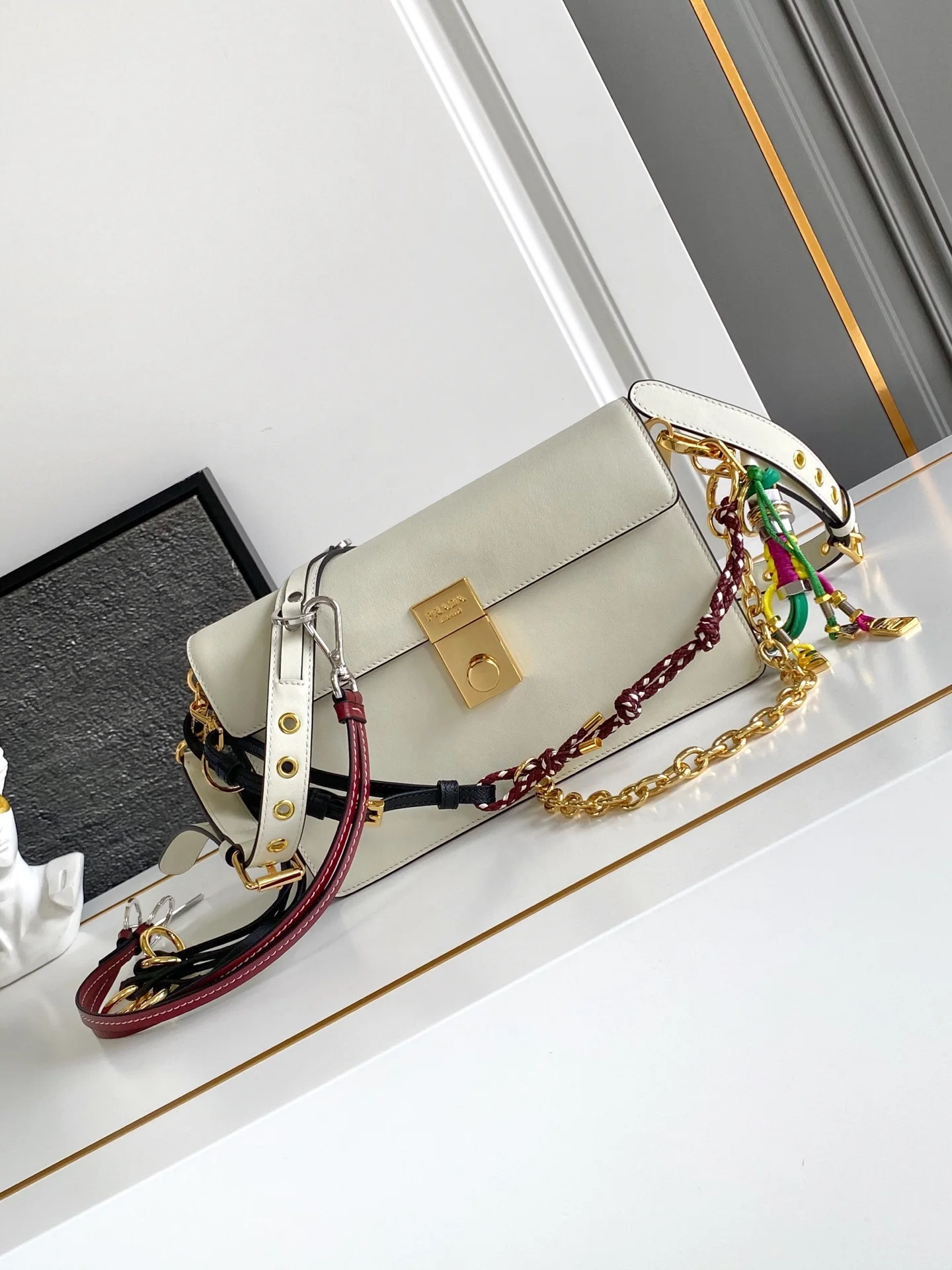 普拉达 1BD379 小号Soft Sound手袋 斜挎包