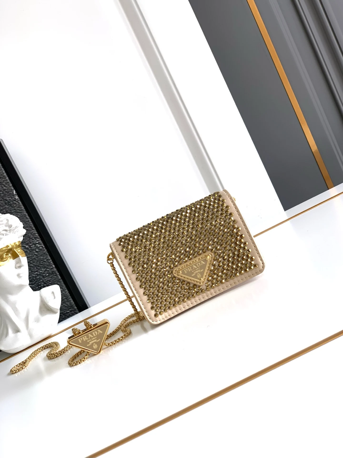 普拉达 1MR024 新品Mini水晶包 斜挎包 普拉达 1MR024 新品Mini水晶包 斜挎包