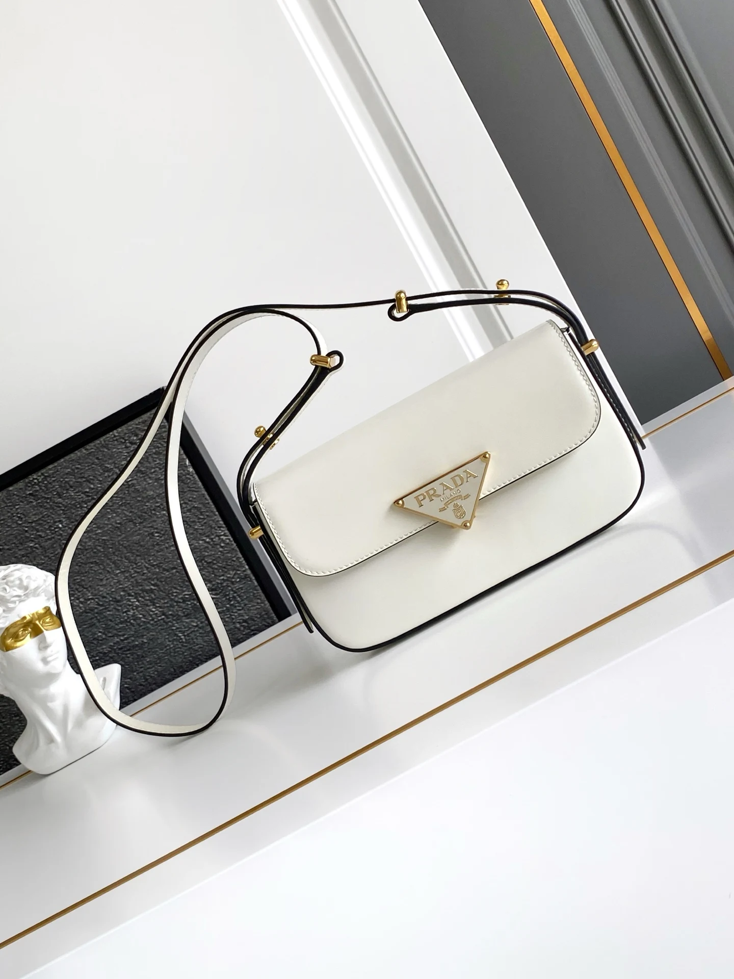 普拉达 1BD339 亮皮单肩包 斜挎包