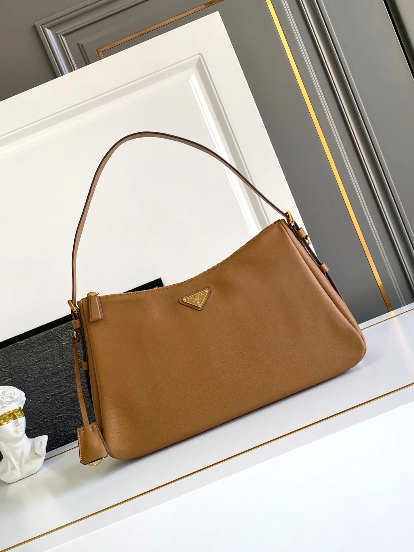 普拉达 1BC228 新款Aimee腋下包 单肩背包