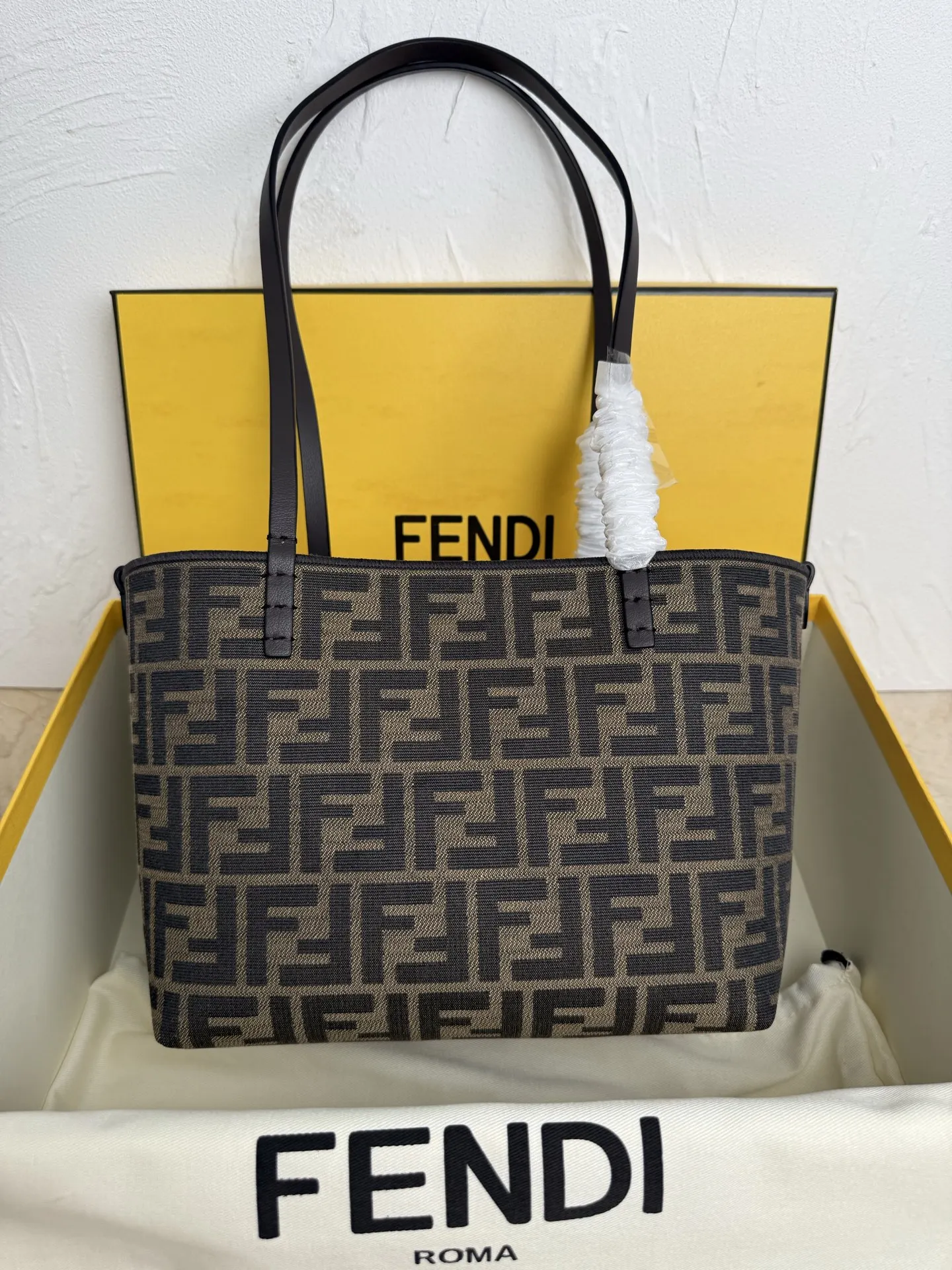 Fendi 8BH424 Baguette bag, shoulder bag
