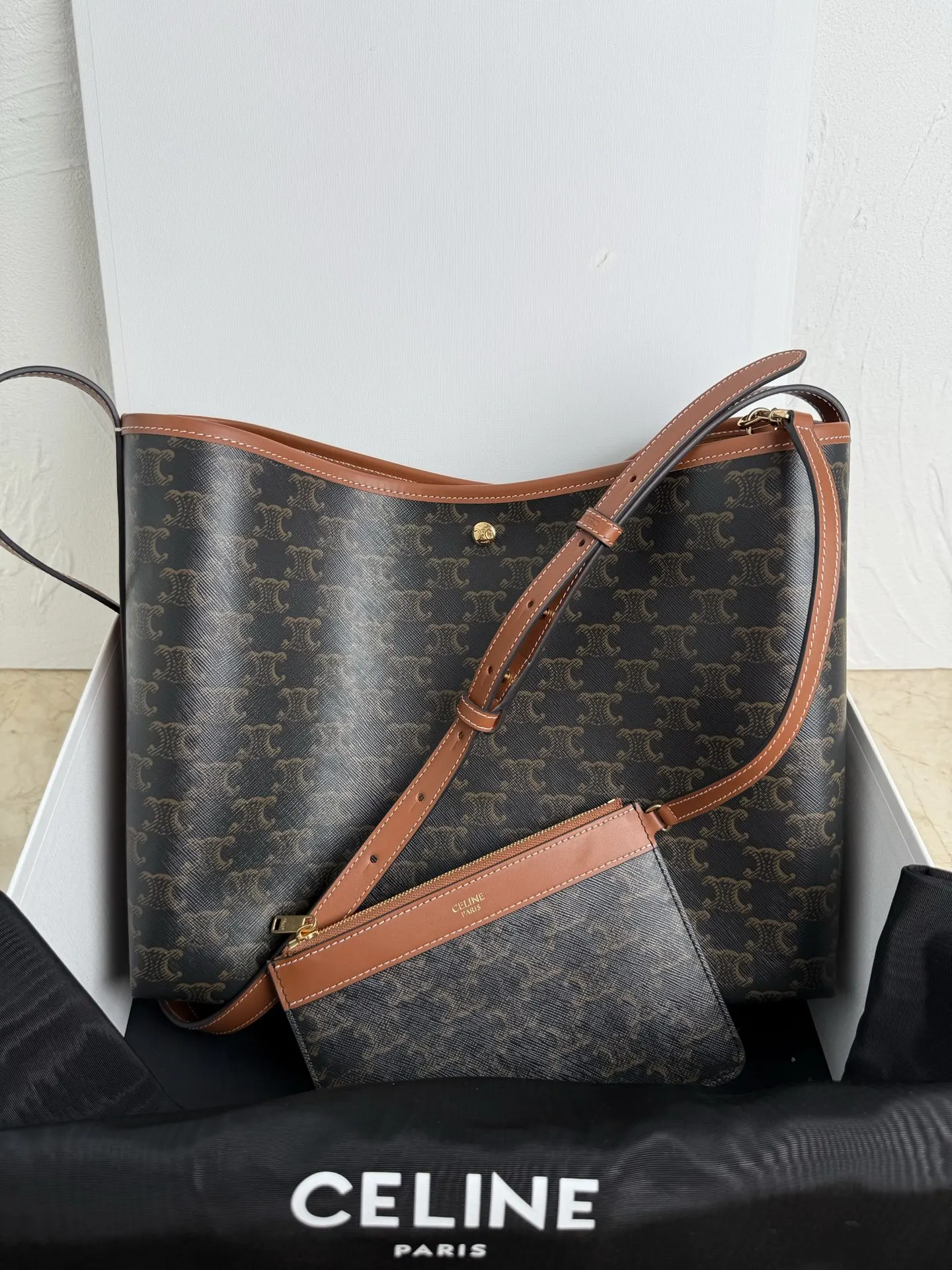 赛琳 123912 CE SOFT SHOPPER标志印花手袋 斜挎包 赛琳 123912 CE SOFT SHOPPER标志印花手袋 斜挎包