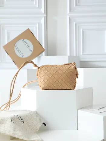 680254 loop camera bag crossbody bag Replica Bottega Veneta womens bags