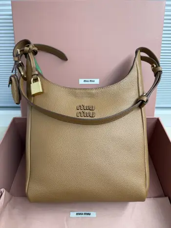 5BE098  芯片版包 斜挎包 高仿缪缪女包