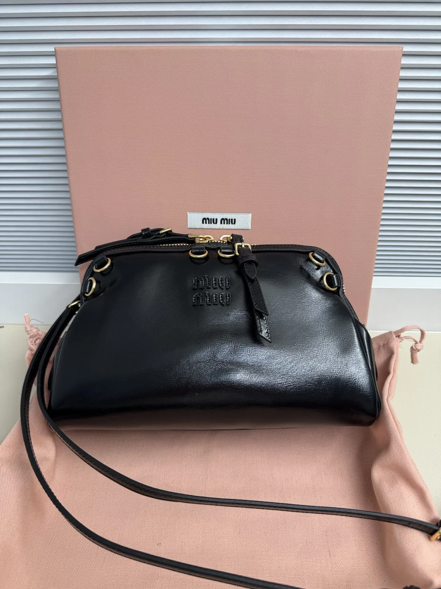 缪缪 5BF131 贝壳双肩包 双肩包 缪缪 5BF131 贝壳双肩包 双肩包