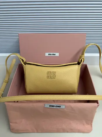 5BE097 小方包 斜挎包 高仿缪缪女包