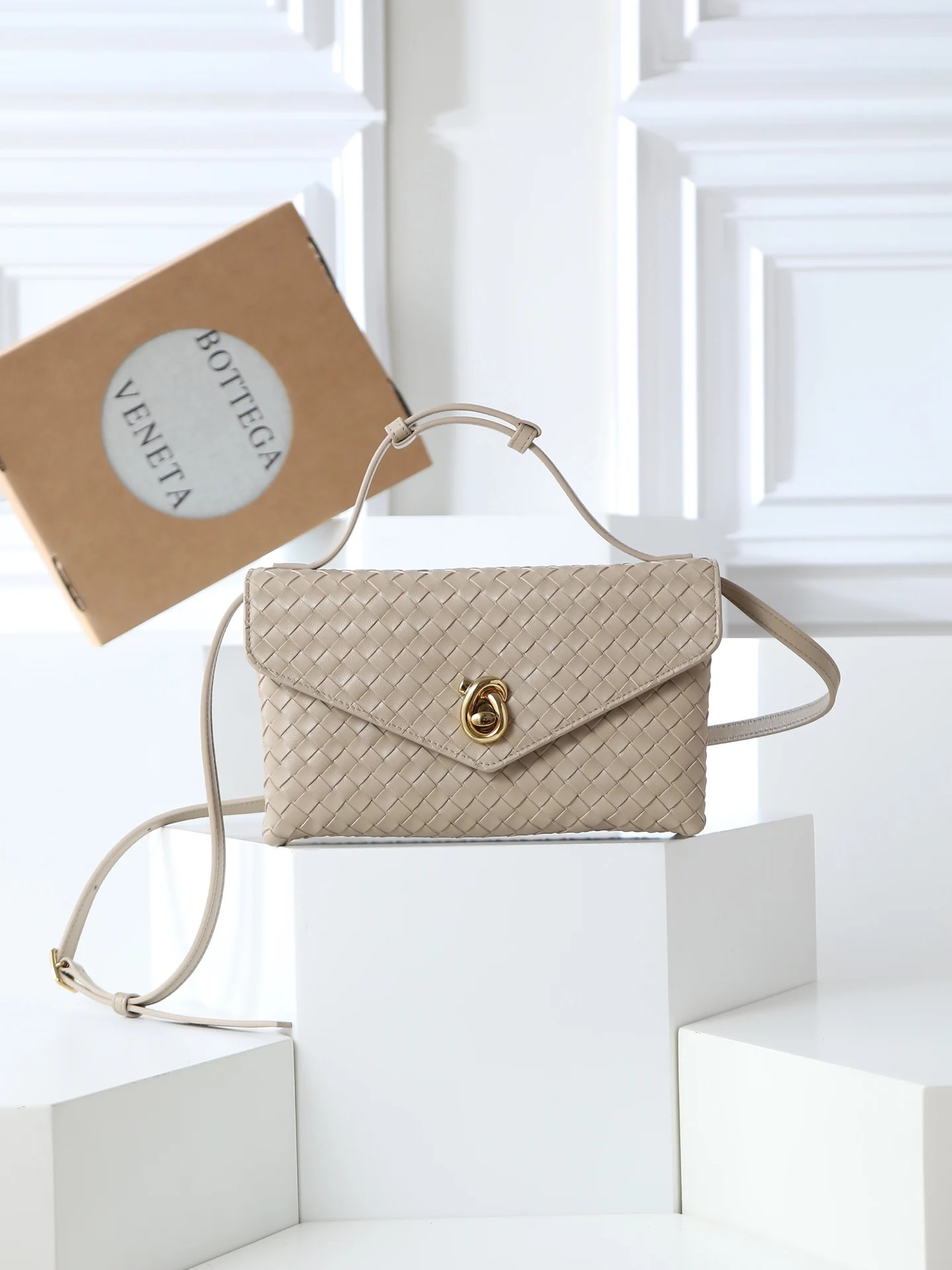 BV 817191 早春新包 斜挎包 BV 817191 早春新包 斜挎包