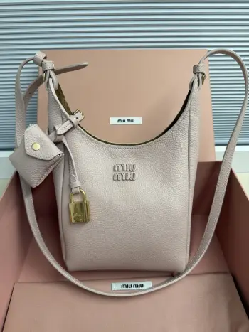  5BE099  芯片版包 斜挎包 高仿缪缪女包