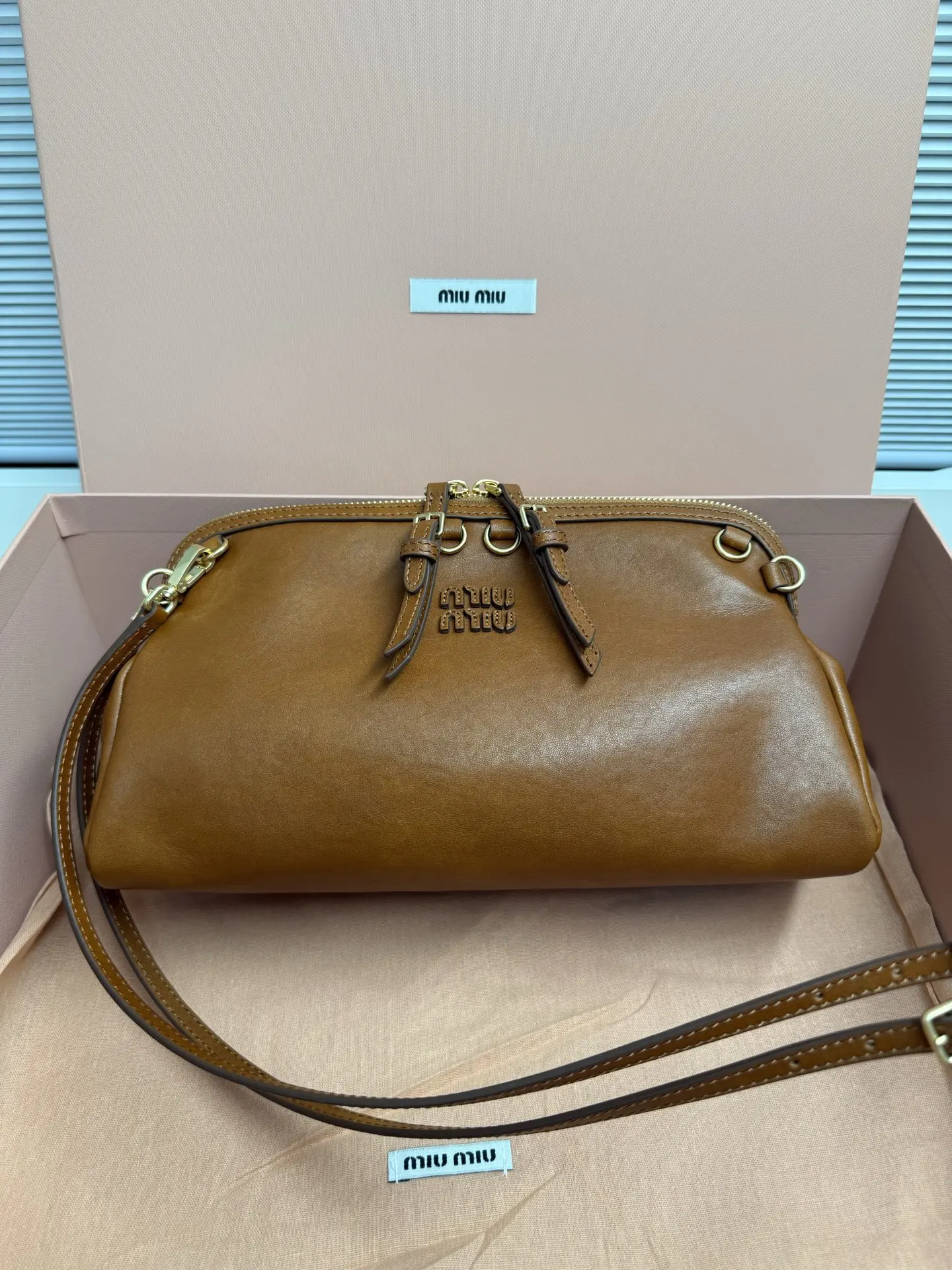 缪缪  5BF130 贝壳双肩包 双肩包