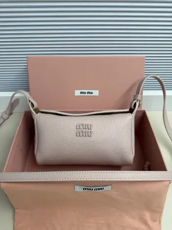 5BE097 小方包 斜挎包 高仿缪缪女包