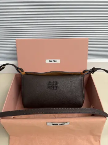 5BE097 小方包 斜挎包 高仿缪缪女包