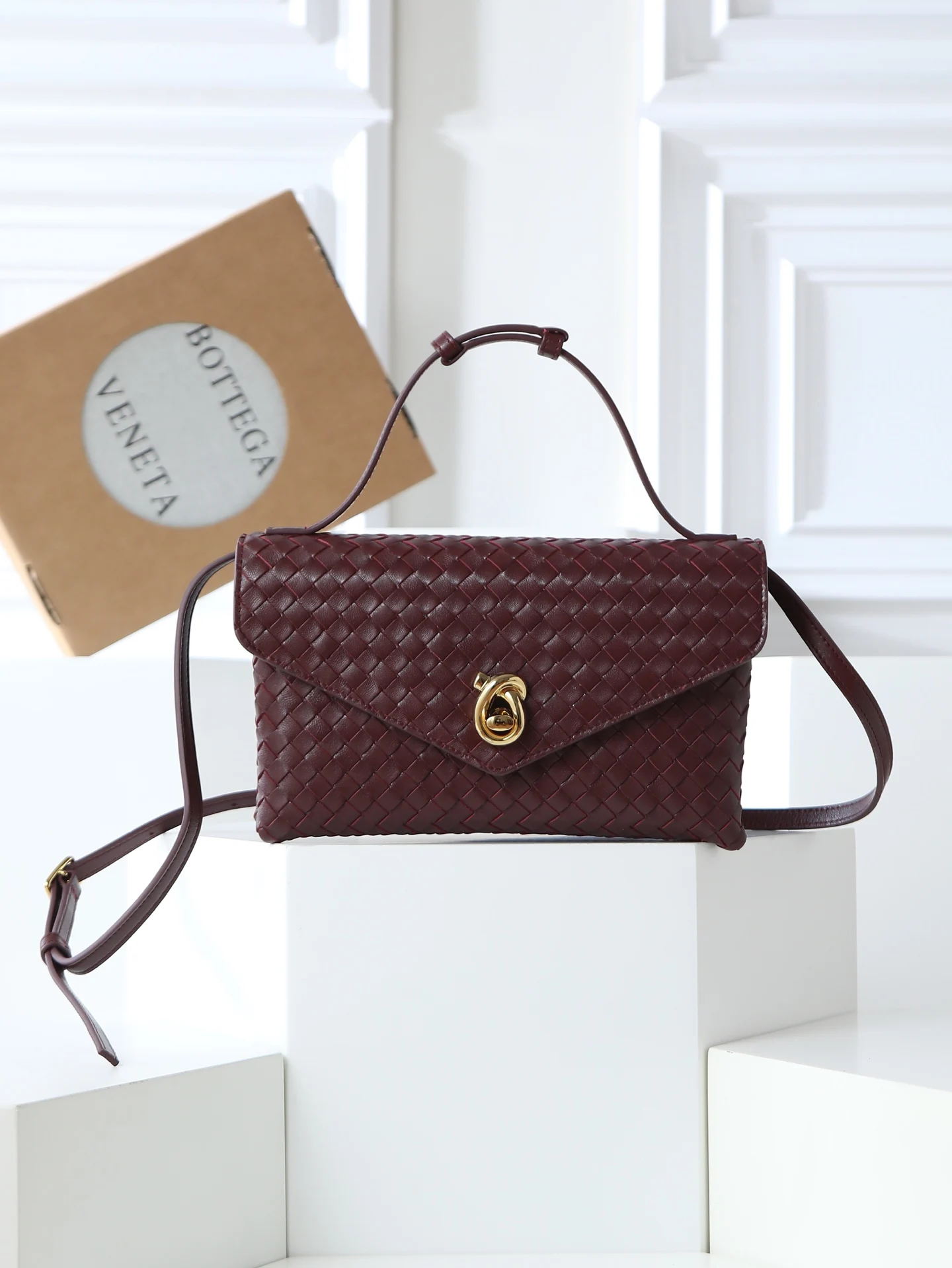 BV 817191 早春新包 斜挎包 BV 817191 早春新包 斜挎包