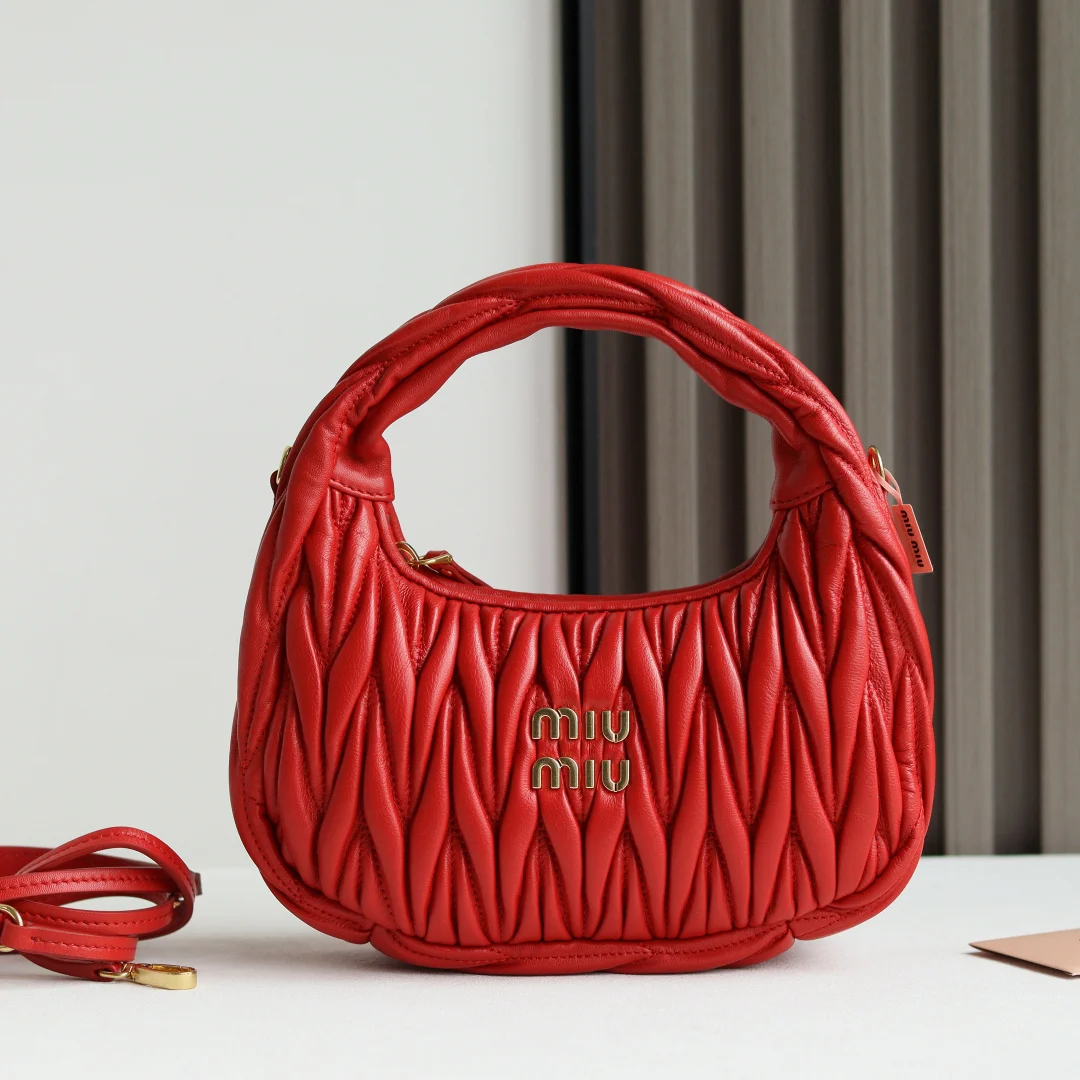 缪缪 5BC125 麂绒皮手袋 斜挎包 缪缪 5BC125 麂绒皮手袋 斜挎包