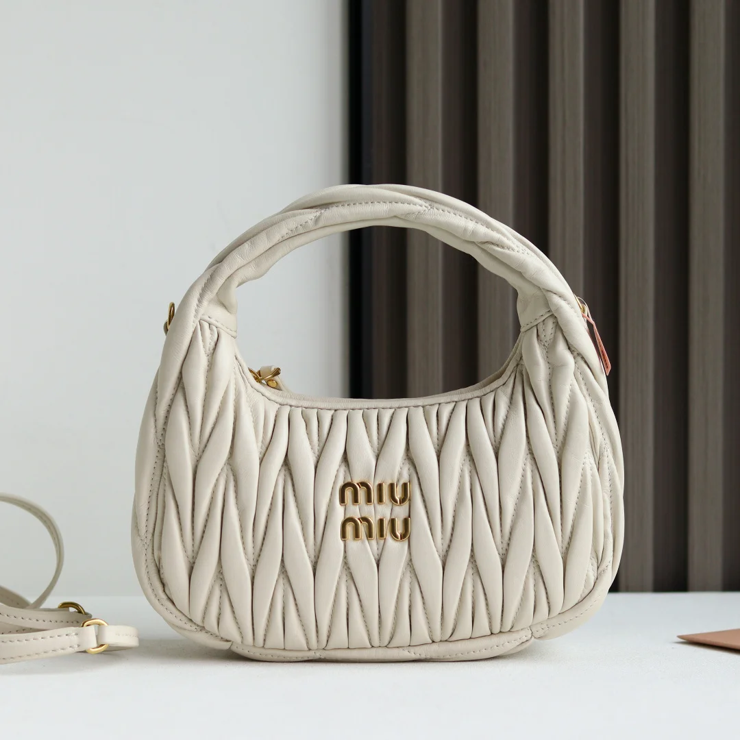 缪缪 5BC125 麂绒皮手袋 斜挎包 缪缪 5BC125 麂绒皮手袋 斜挎包