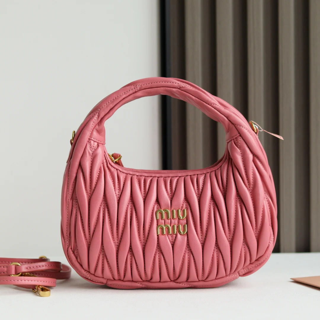 缪缪 5BC125 麂绒皮手袋 斜挎包 缪缪 5BC125 麂绒皮手袋 斜挎包