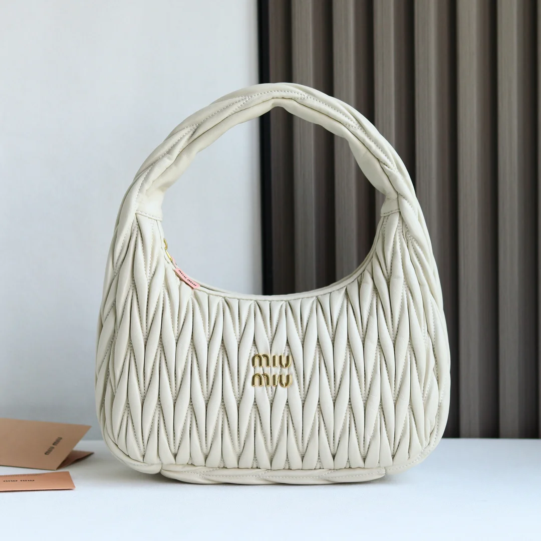 缪缪 5BC108 复古磨砂绣花包 手提包