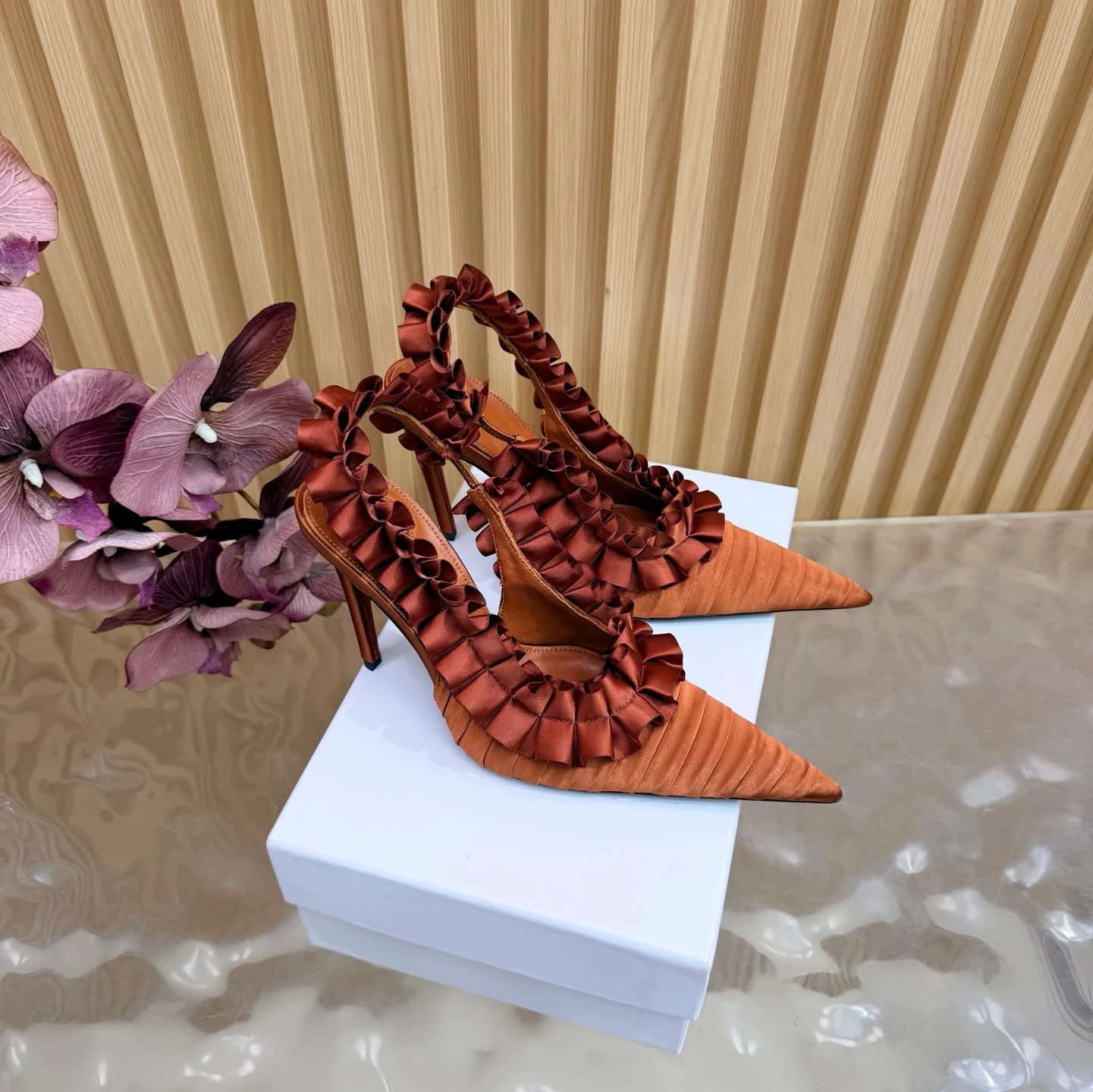 圣罗兰 圣罗兰Lee真丝 开花尖头高跟鞋