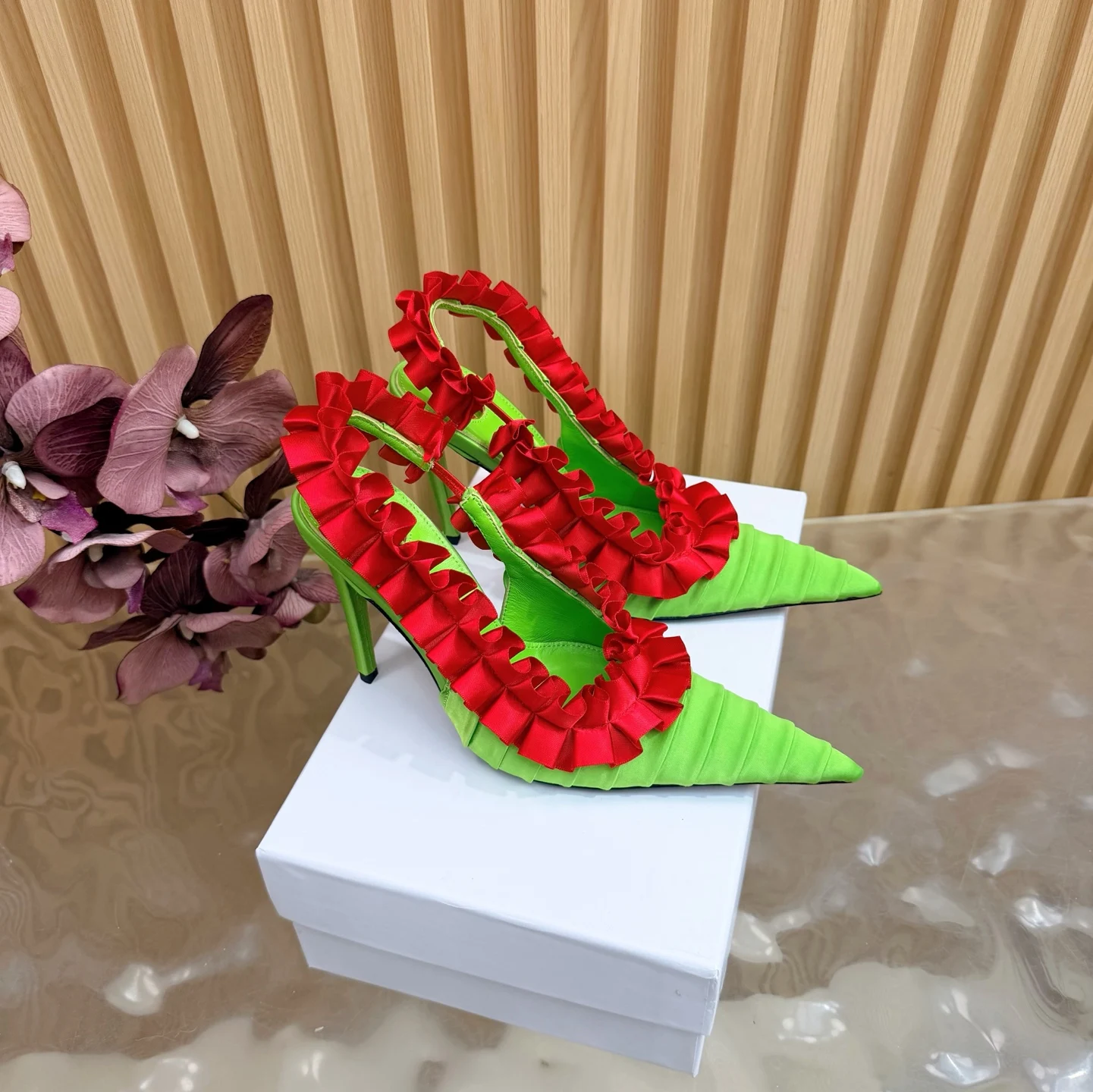 圣罗兰 圣罗兰Lee真丝 开花尖头高跟鞋