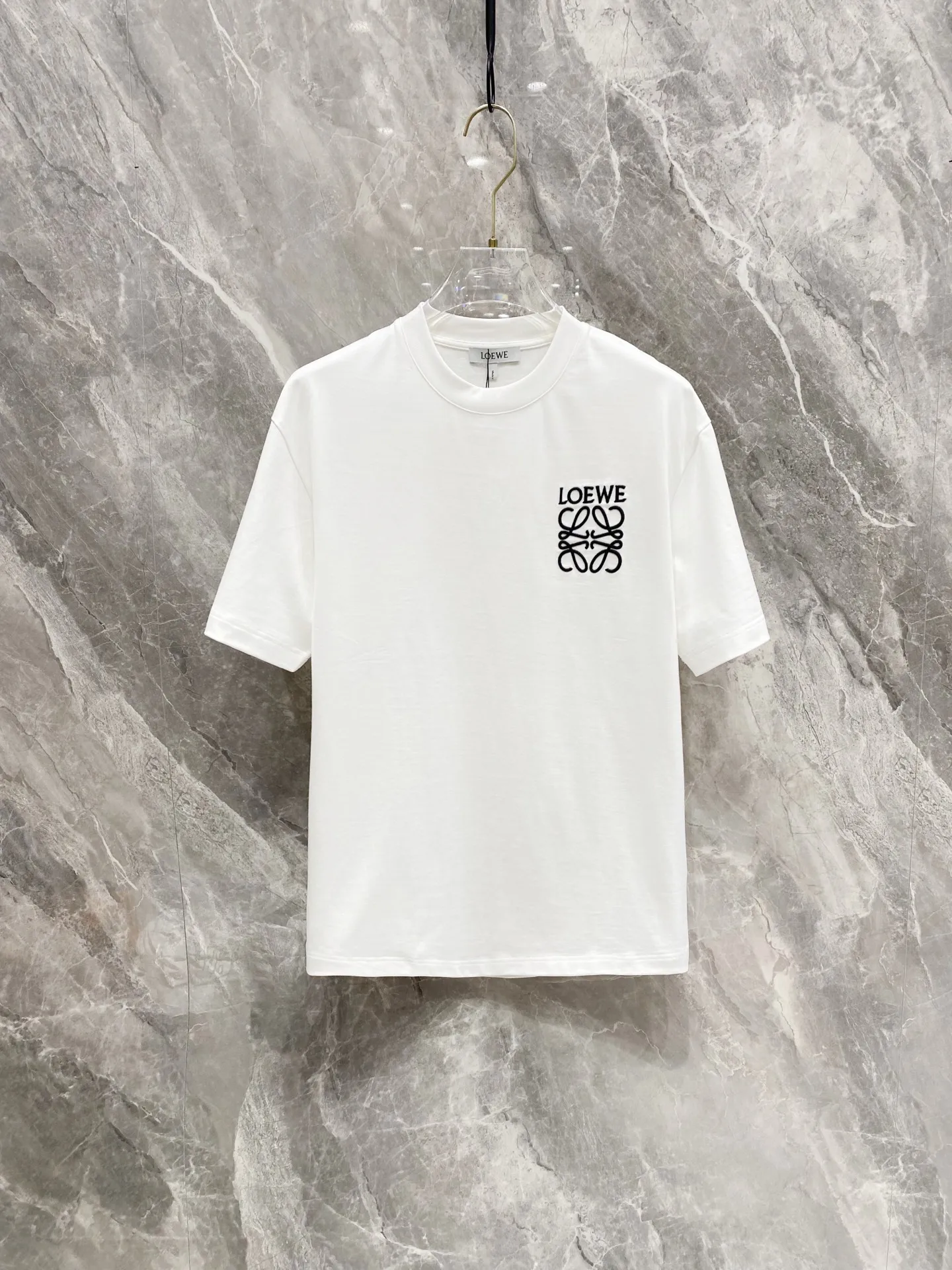 Loewe 2025 Spring/Summer New Collection Debut - Latest Boutique Short-Sleeve Crew Neck T-Shirt Loewe 2025 Spring/Summer New Collection Debut - Latest Boutique Short-Sleeve Crew Neck T-Shirt