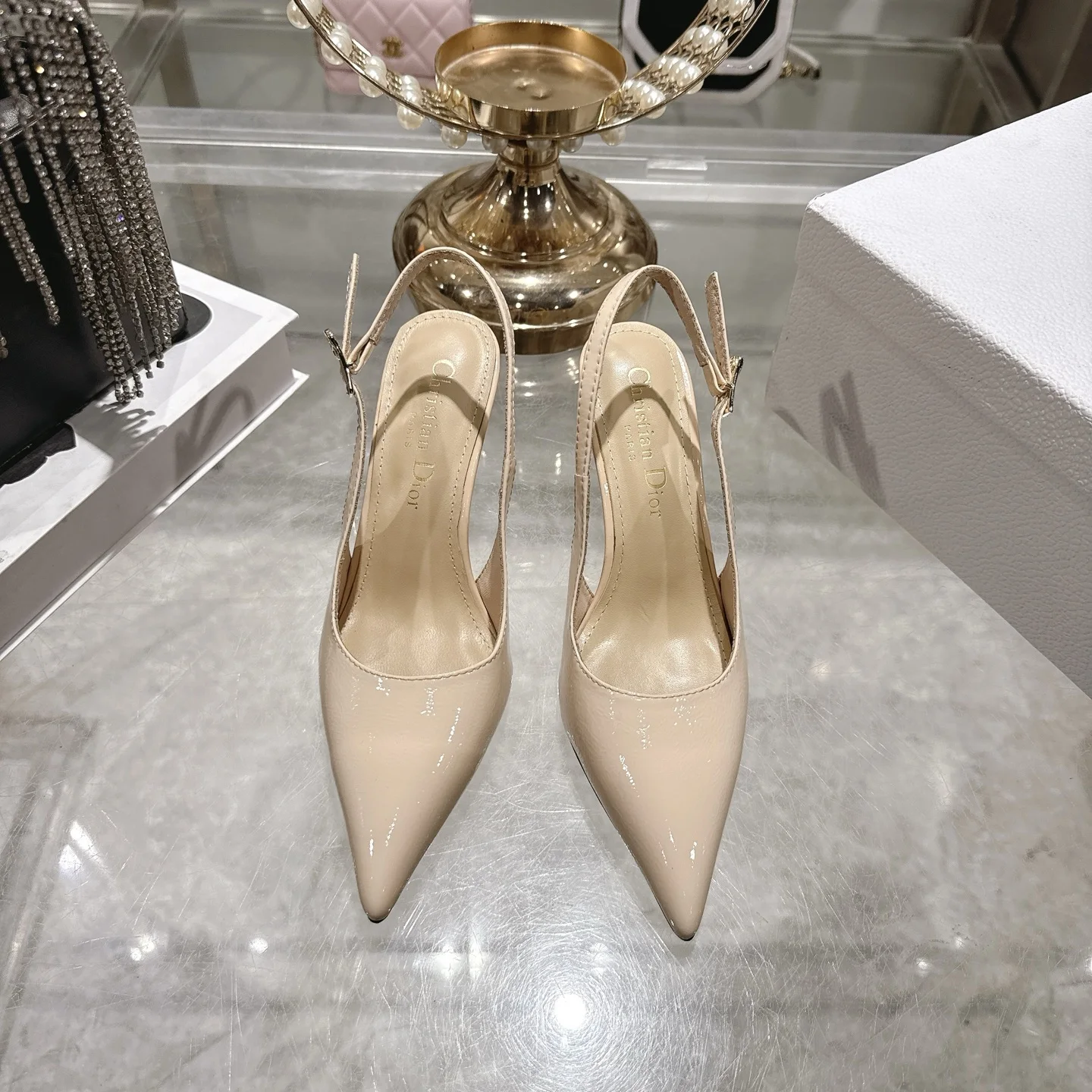 迪奥 2026春夏新款尖头玛丽珍高跟鞋 迪奥 2026春夏新款尖头玛丽珍高跟鞋