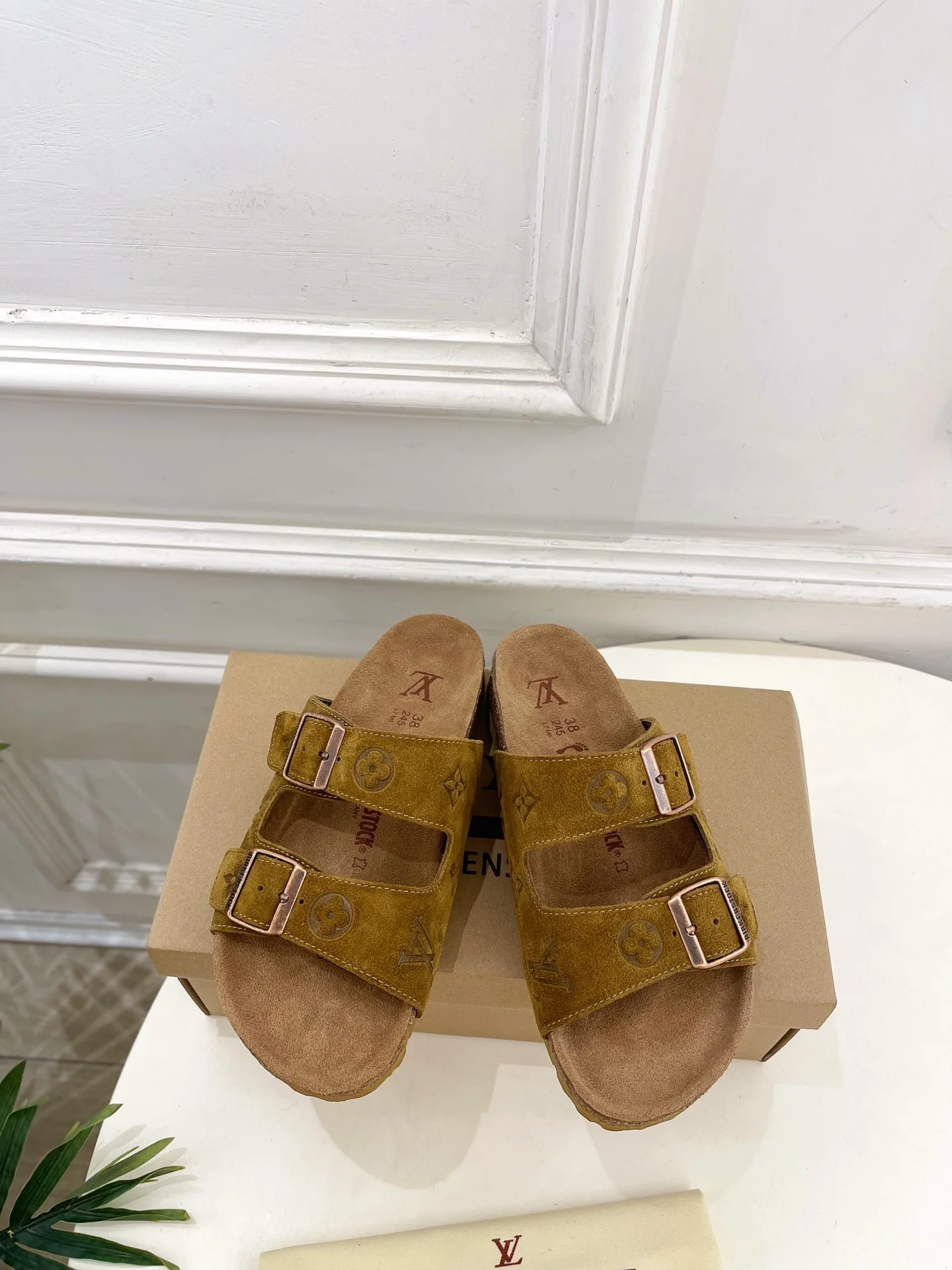 LV 2026春夏新品 顶级勃肯沙滩 拖鞋