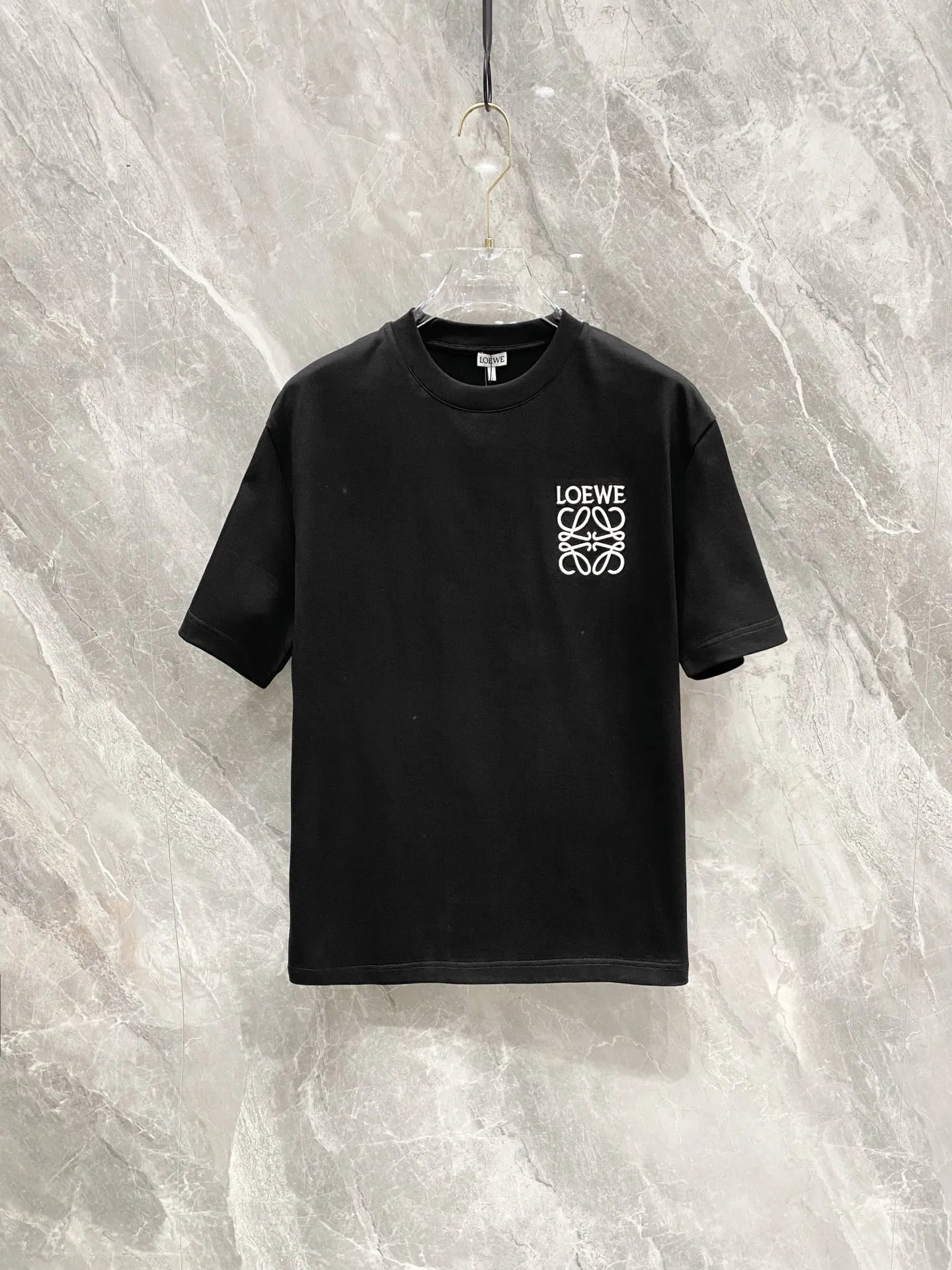 Loewe 2025 Spring/Summer New Collection Debut - Latest Boutique Short-Sleeve Crew Neck T-Shirt Loewe 2025 Spring/Summer New Collection Debut - Latest Boutique Short-Sleeve Crew Neck T-Shirt