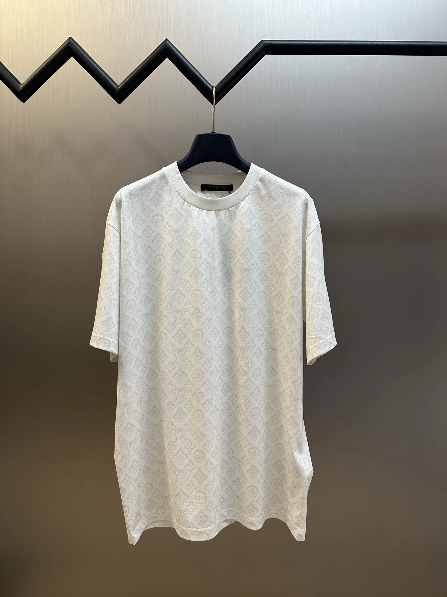 Louis Vuitton 26 Summer Men s Clothing Series Coating Digital Direct Print Short Sleeve T-Shirt Louis Vuitton 26 Summer Men s Clothing Series Coating Digital Direct Print Short Sleeve T-Shirt