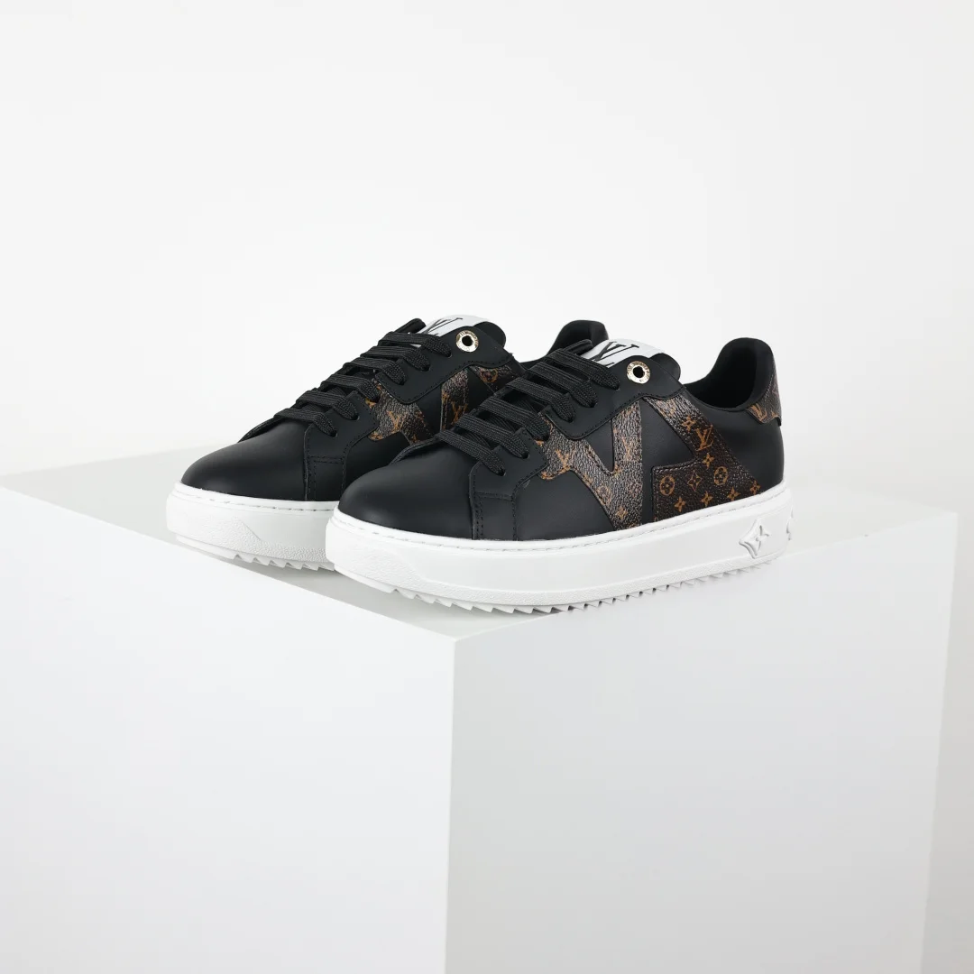 BV TM村上隆 联名款 Time Out 系列 运动鞋 BV TM村上隆 联名款 Time Out 系列 运动鞋