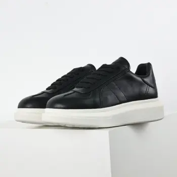 Chunky White Sneakers Replica Alexander McQueen Unisex and Couple Sneakers