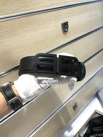 Balenciaga Fall-Winter Refined Fashion Belt Replica Balenciaga Mens Belts