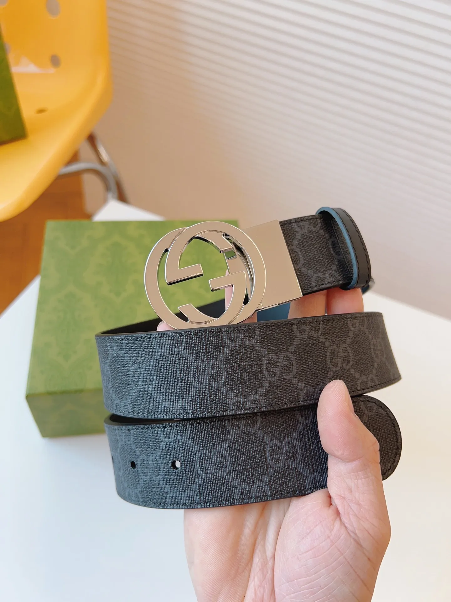 古奇  GUCCI双面皮革腰带