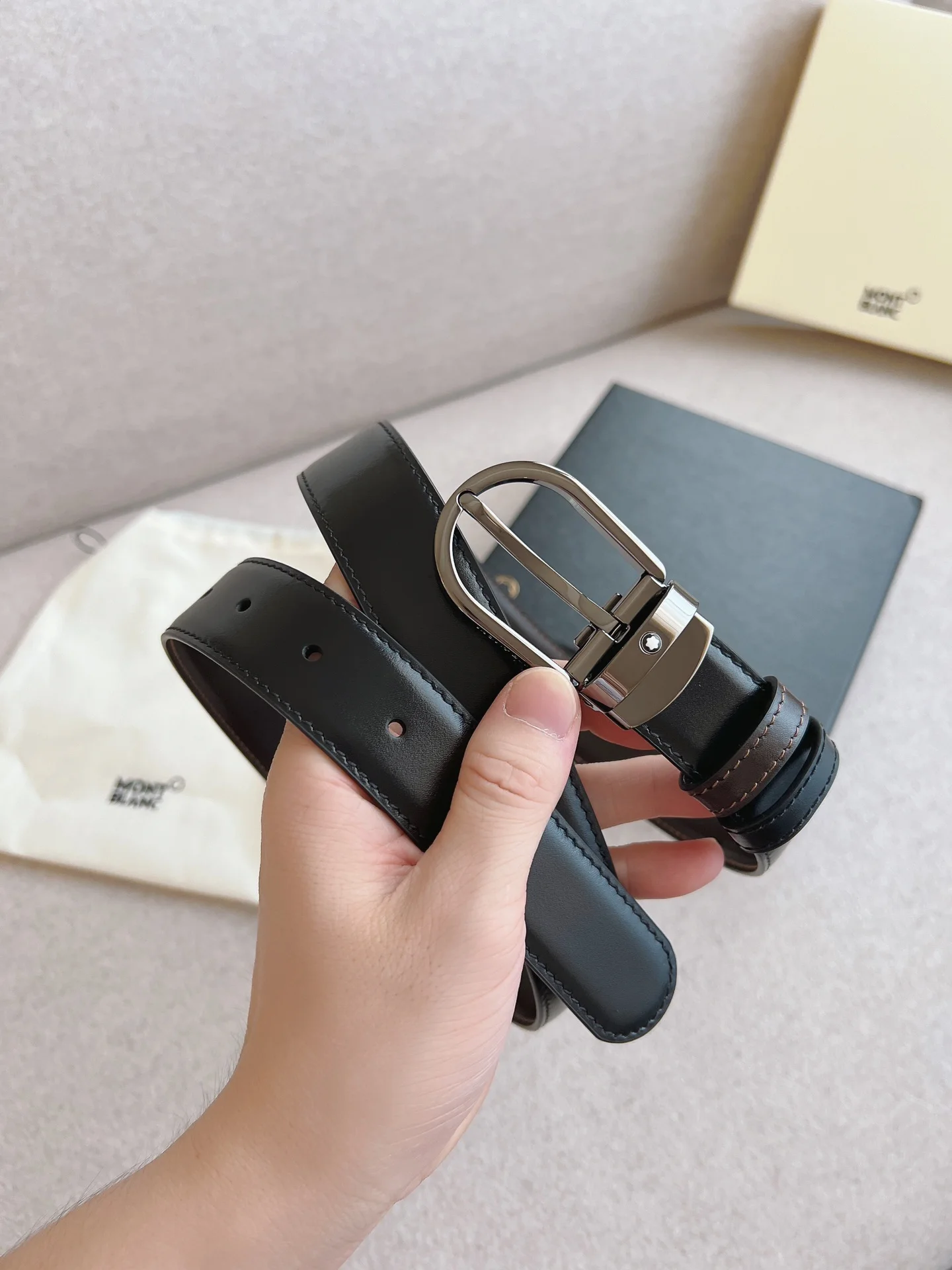 万宝龙 传统工艺及现代设计 万宝龙原单腰带 万宝龙 传统工艺及现代设计 万宝龙原单腰带