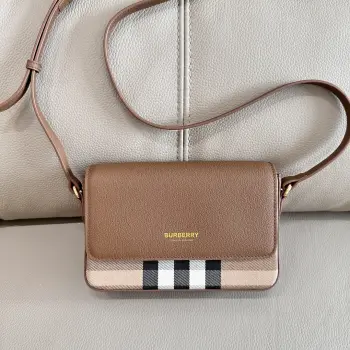 0281  B家最新格纹挎包  斜挎包 高仿巴宝莉女包