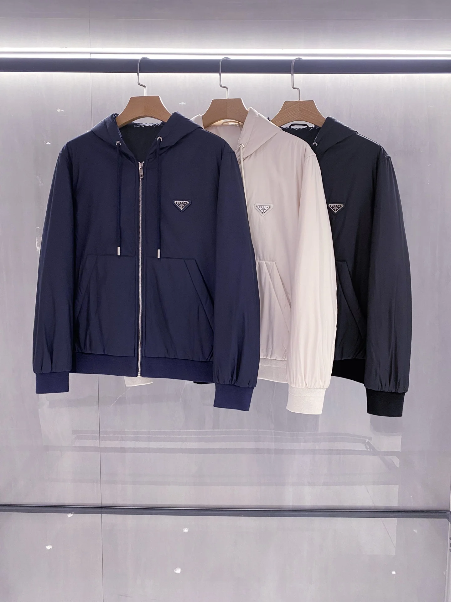 普拉达 25FW秋冬新款黑色尼龙抽绳连帽棉衣