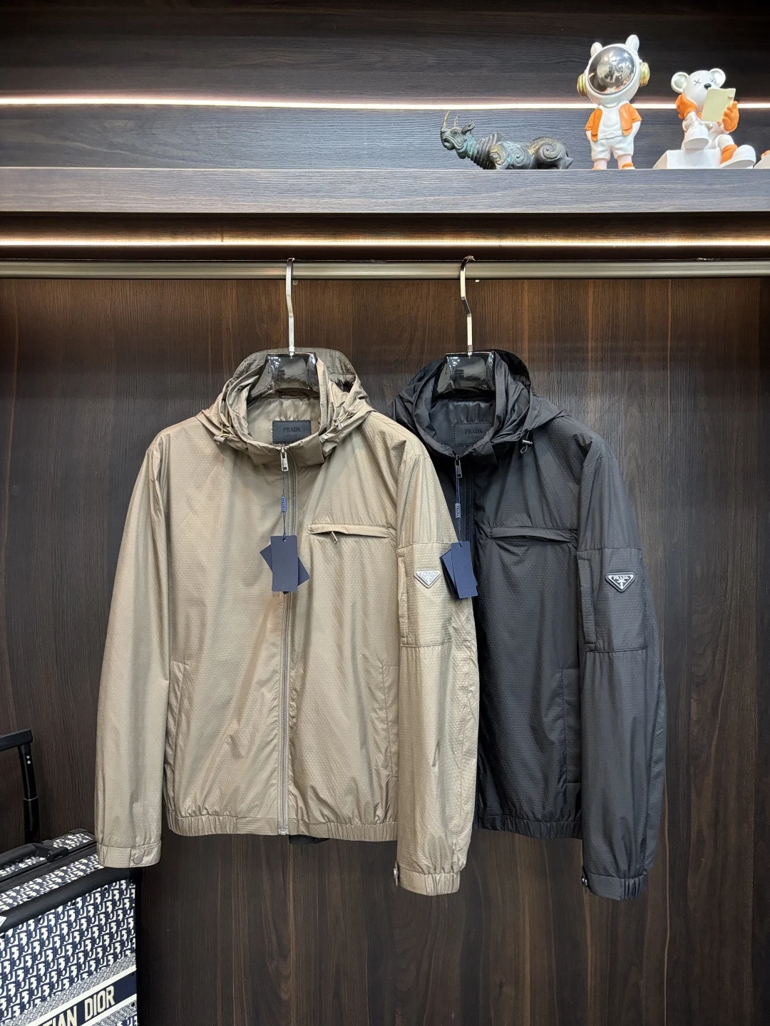 普拉达 2026春季新款连帽夹克外套