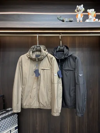 2026春季新款连帽夹克外套 高仿普拉达夹克/外套