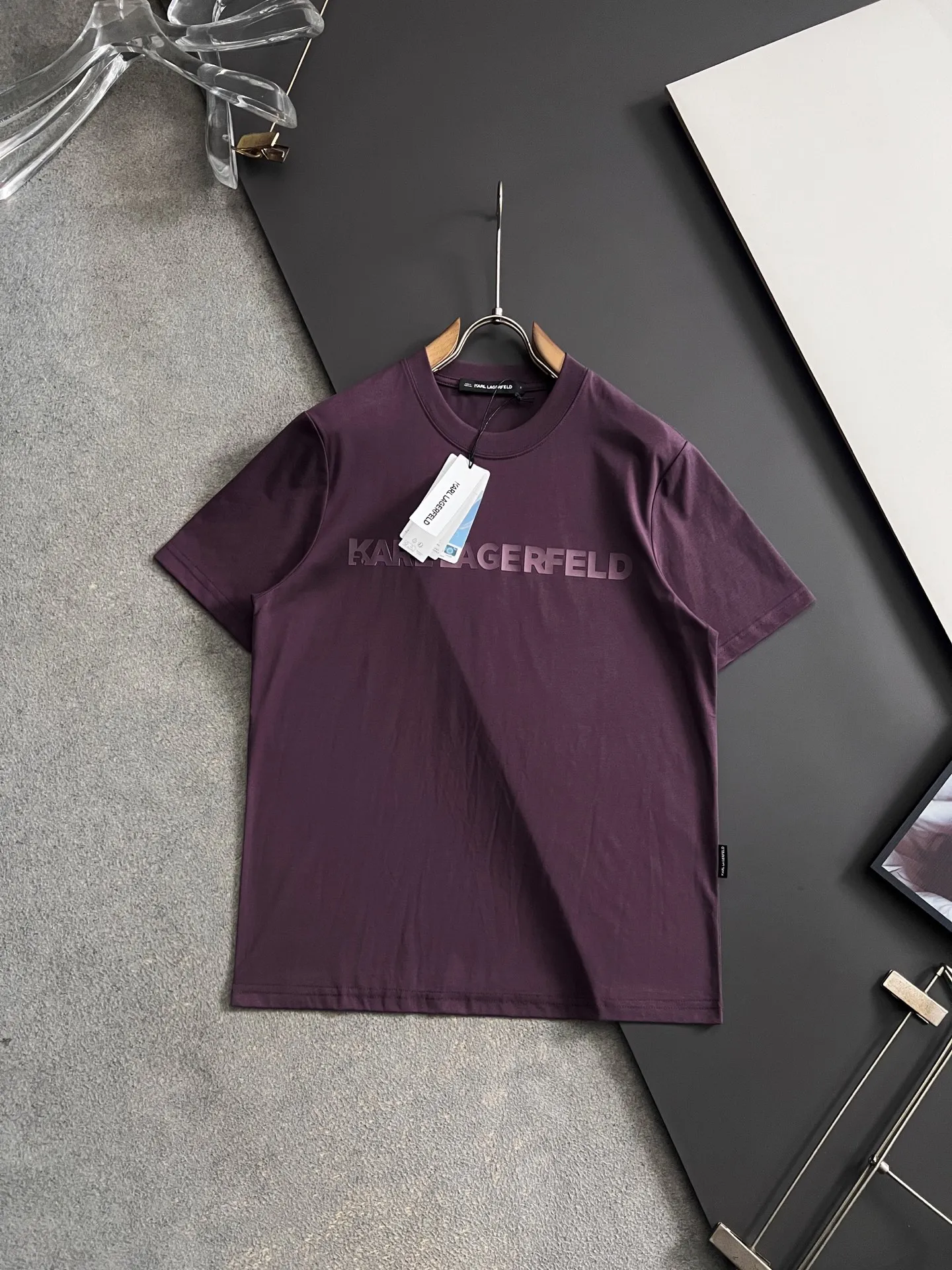 卡尔 2026ss新品短袖T恤 卡尔 2026ss新品短袖T恤