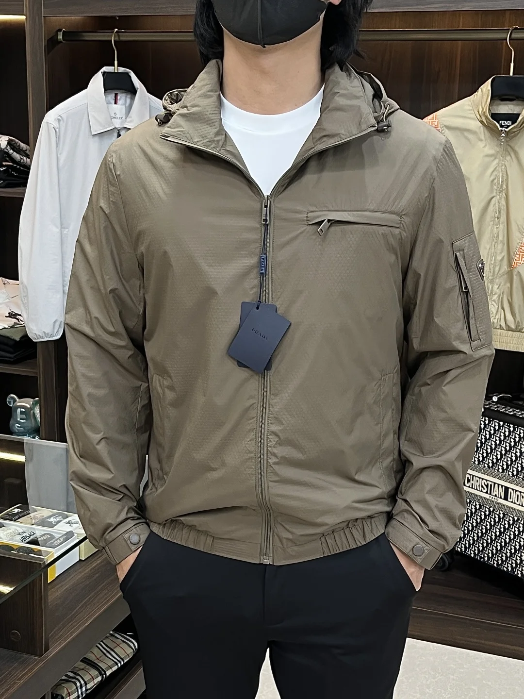 普拉达 2026春季新款连帽夹克外套