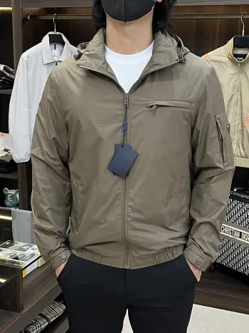 2026春季新款连帽夹克外套 高仿普拉达夹克/外套