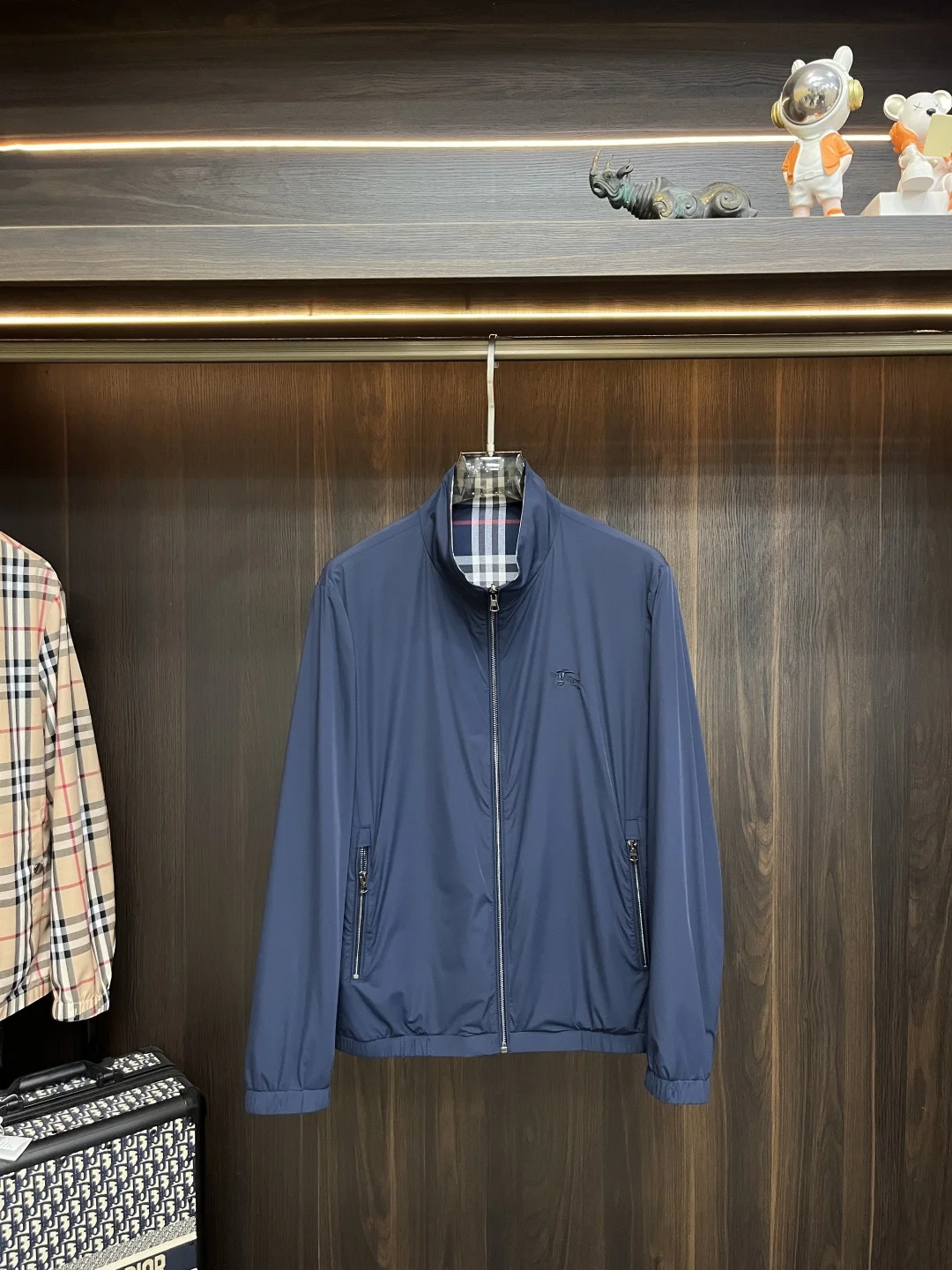 巴宝莉 2026ss春季新款立领夹克外套 巴宝莉 2026ss春季新款立领夹克外套