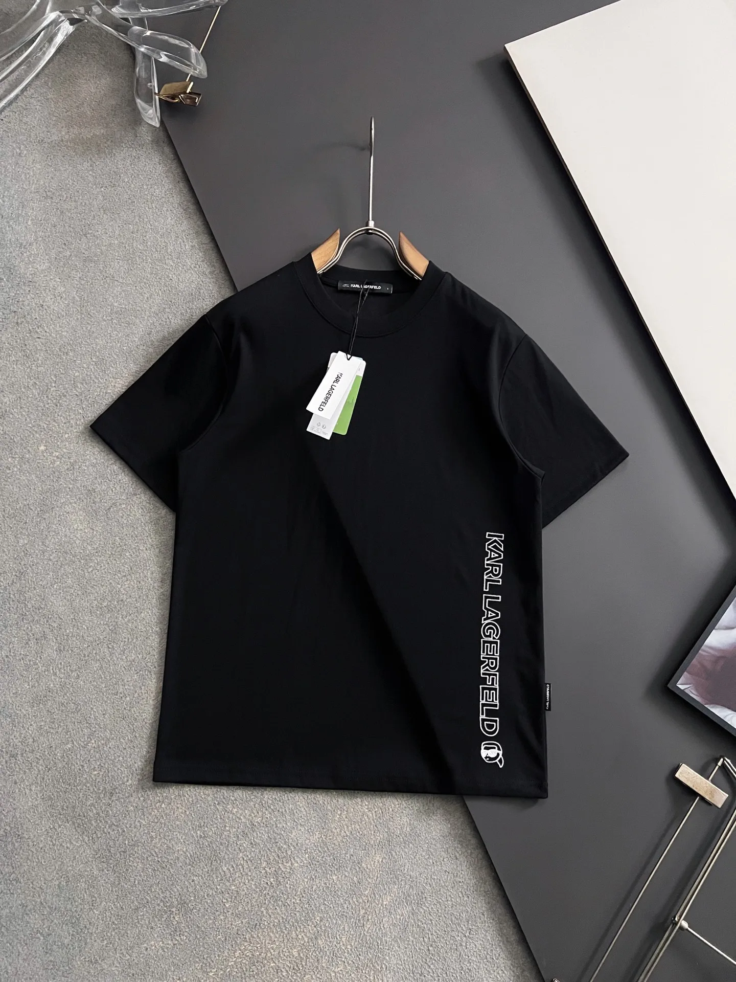 卡尔 2026ss新品短袖T恤 卡尔 2026ss新品短袖T恤