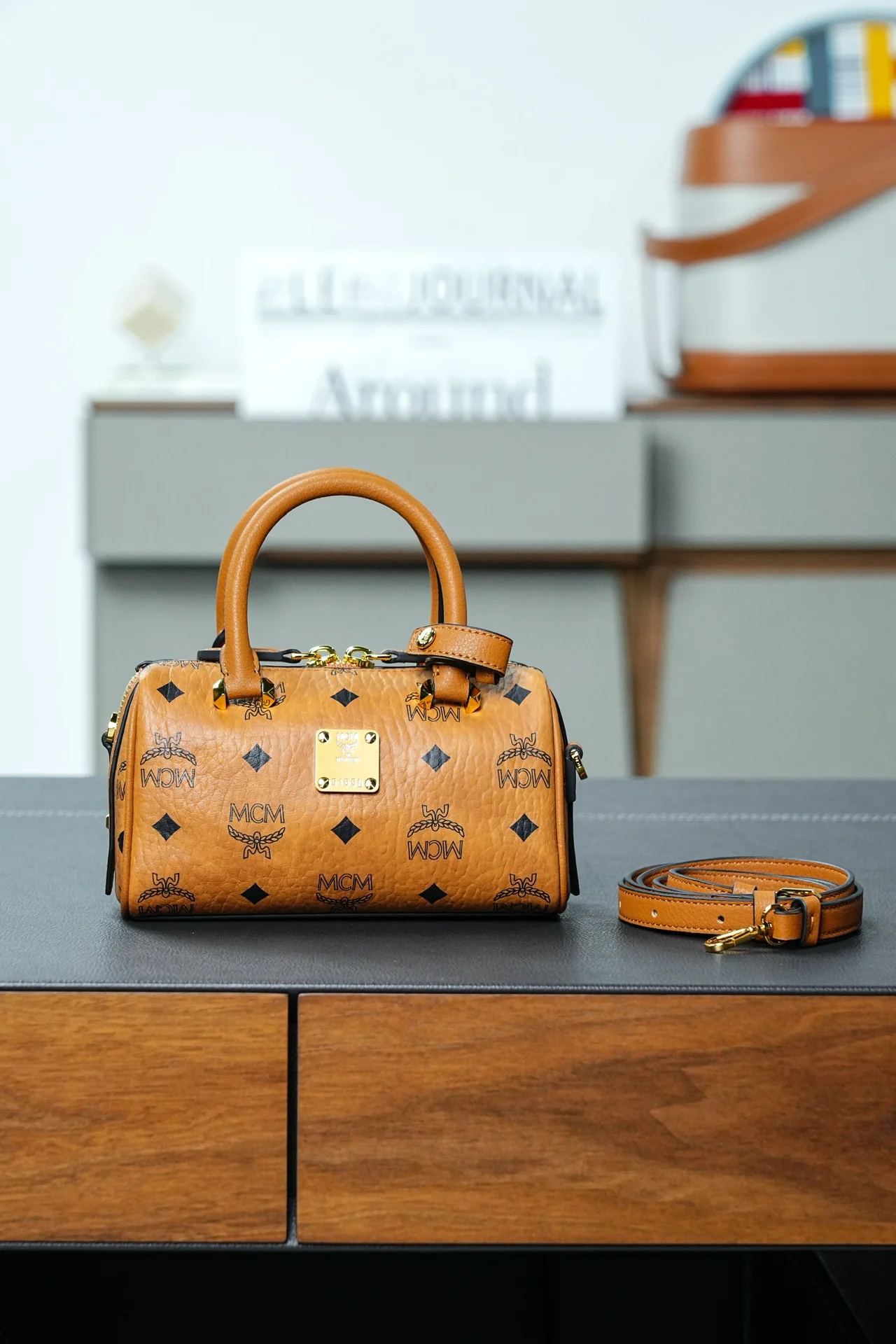 MCM MWBAASE03CO001 波士顿枕头包 斜挎包 MCM MWBAASE03CO001 波士顿枕头包 斜挎包