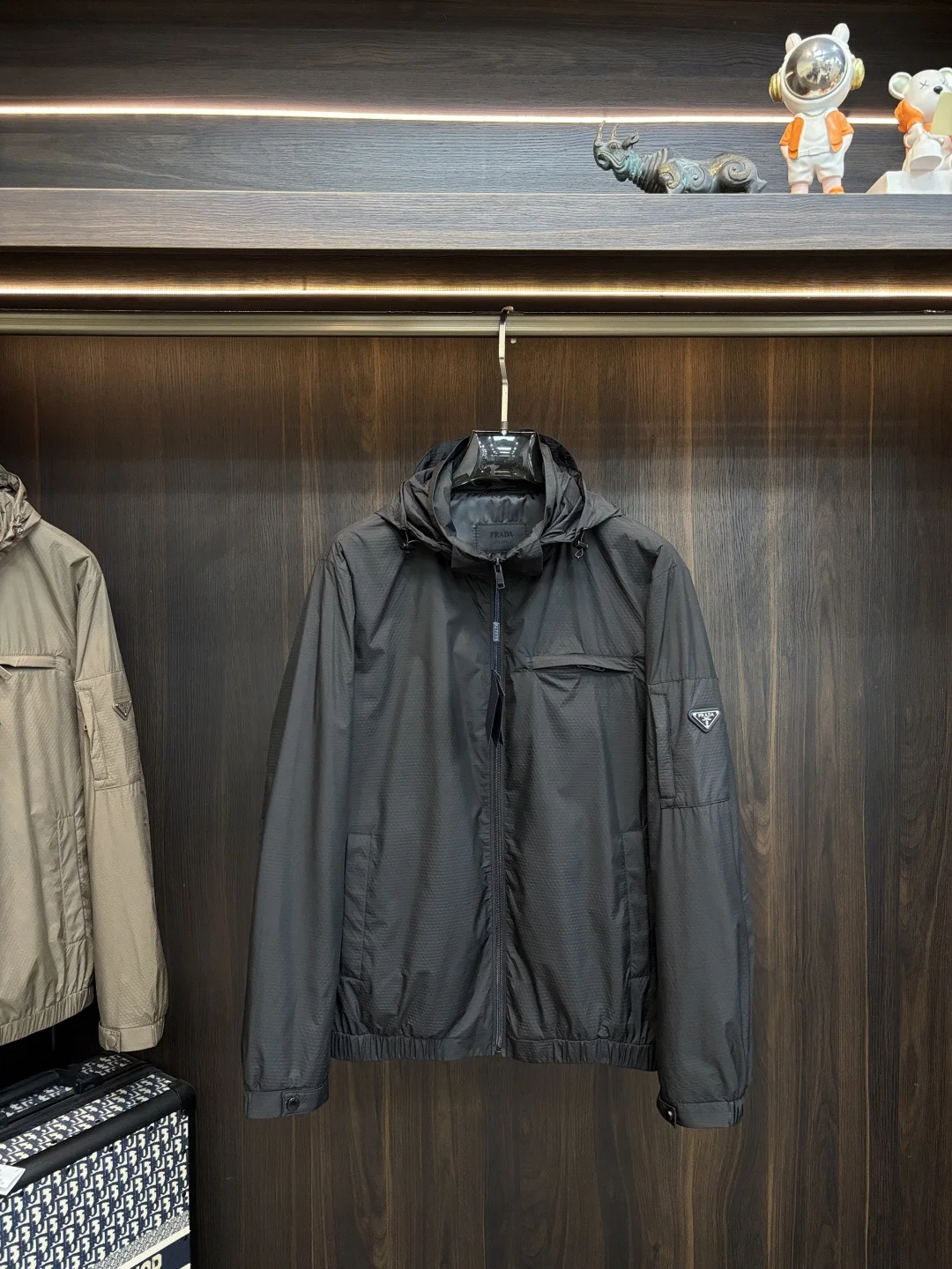 普拉达 2026春季新款连帽夹克外套