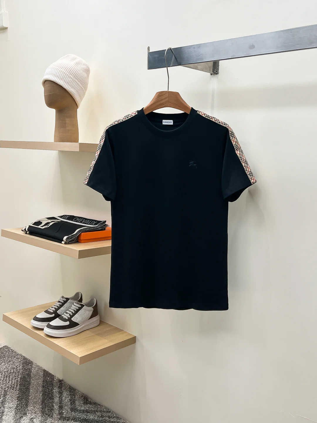 巴宝莉 S新品.时尚休闲圆领短袖