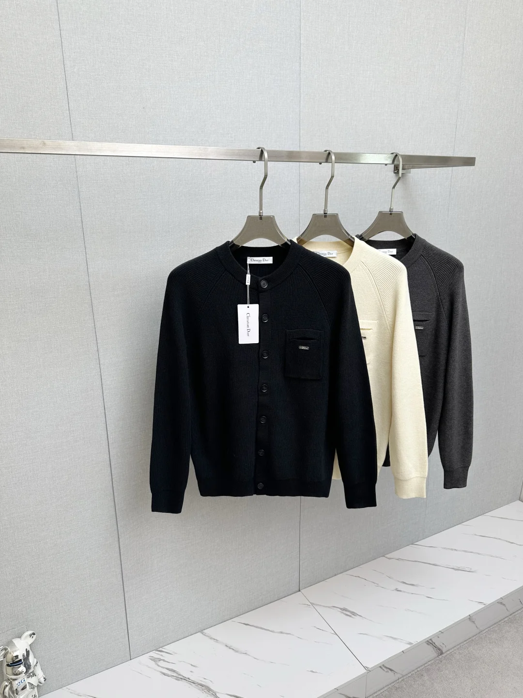 迪奥  冬季新款绵羊毛毛衣