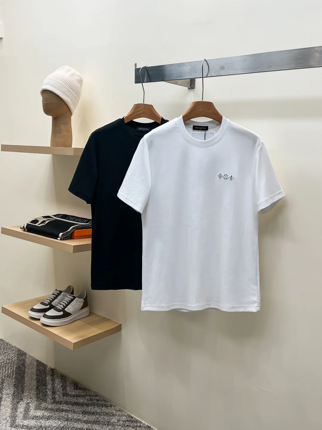 LV  L家经典款三花圆领短袖T恤